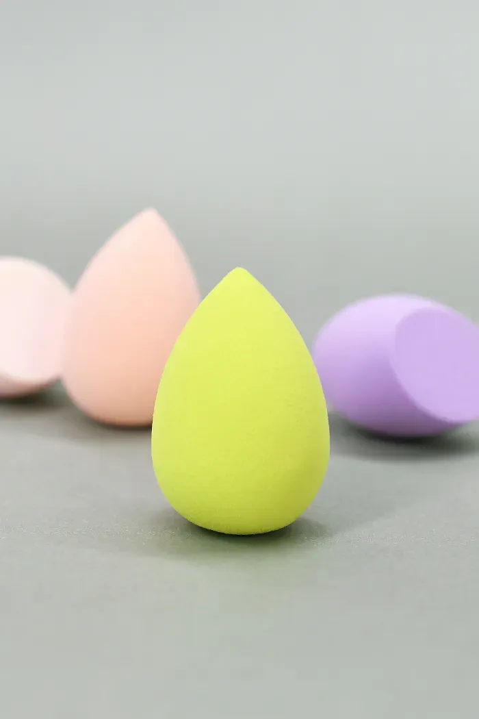 Pomos para maquillaje pequeños x4